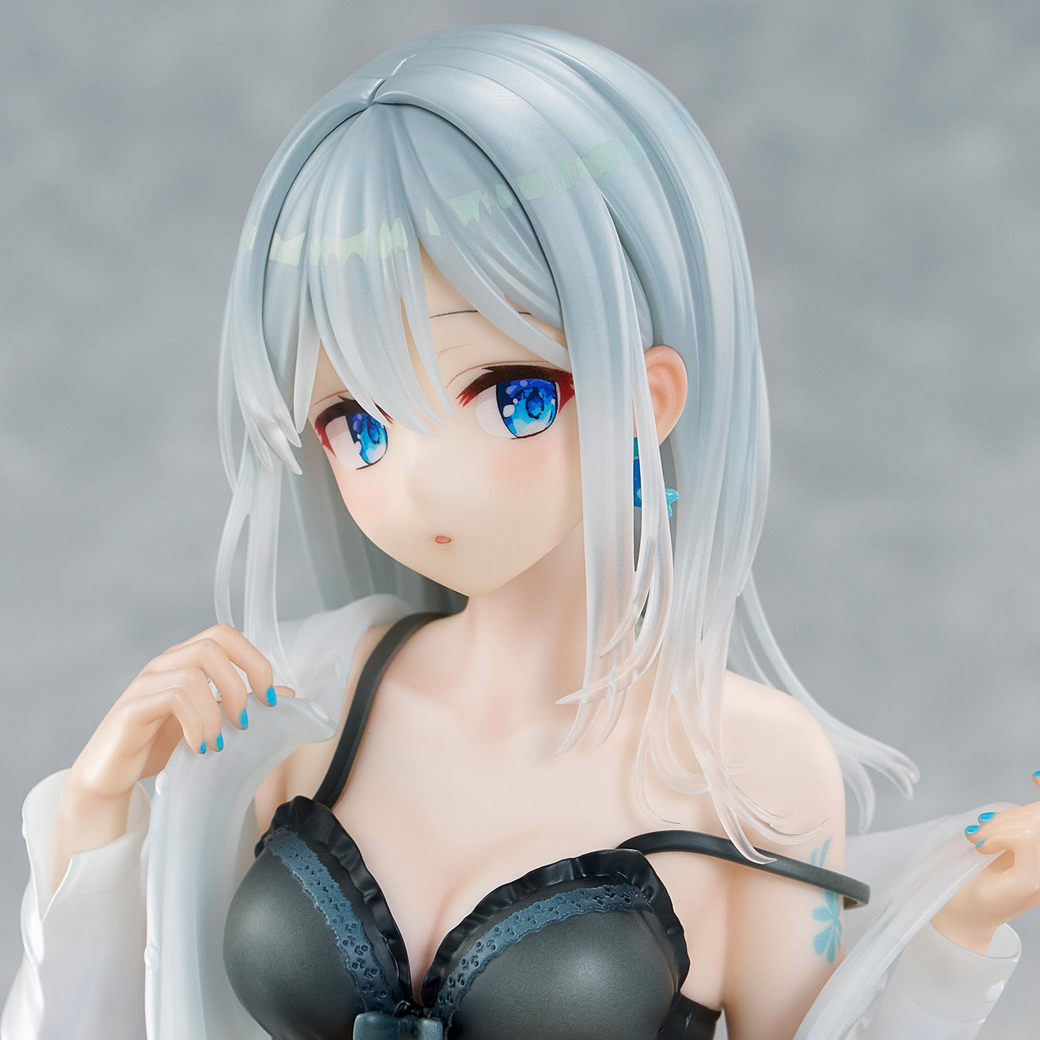 Fuumi Illustration Okigae Ginpatsu-chan Sorairo no Asa Limited Costume Ver. collectible scale model made of plastics by Tokyo Figure