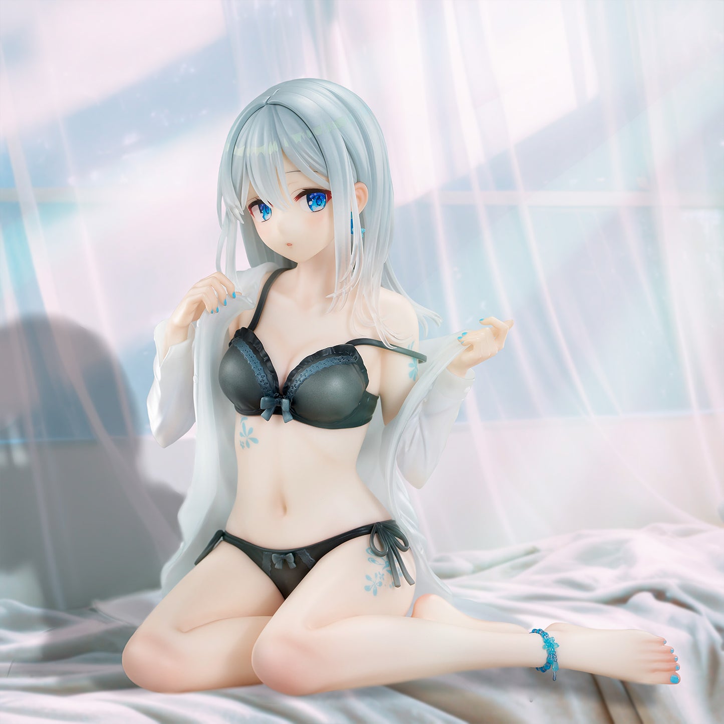 Fuumi Illustration Okigae Ginpatsu-chan Sorairo no Asa Limited Costume Ver. collectible scale model made of plastics by Tokyo Figure