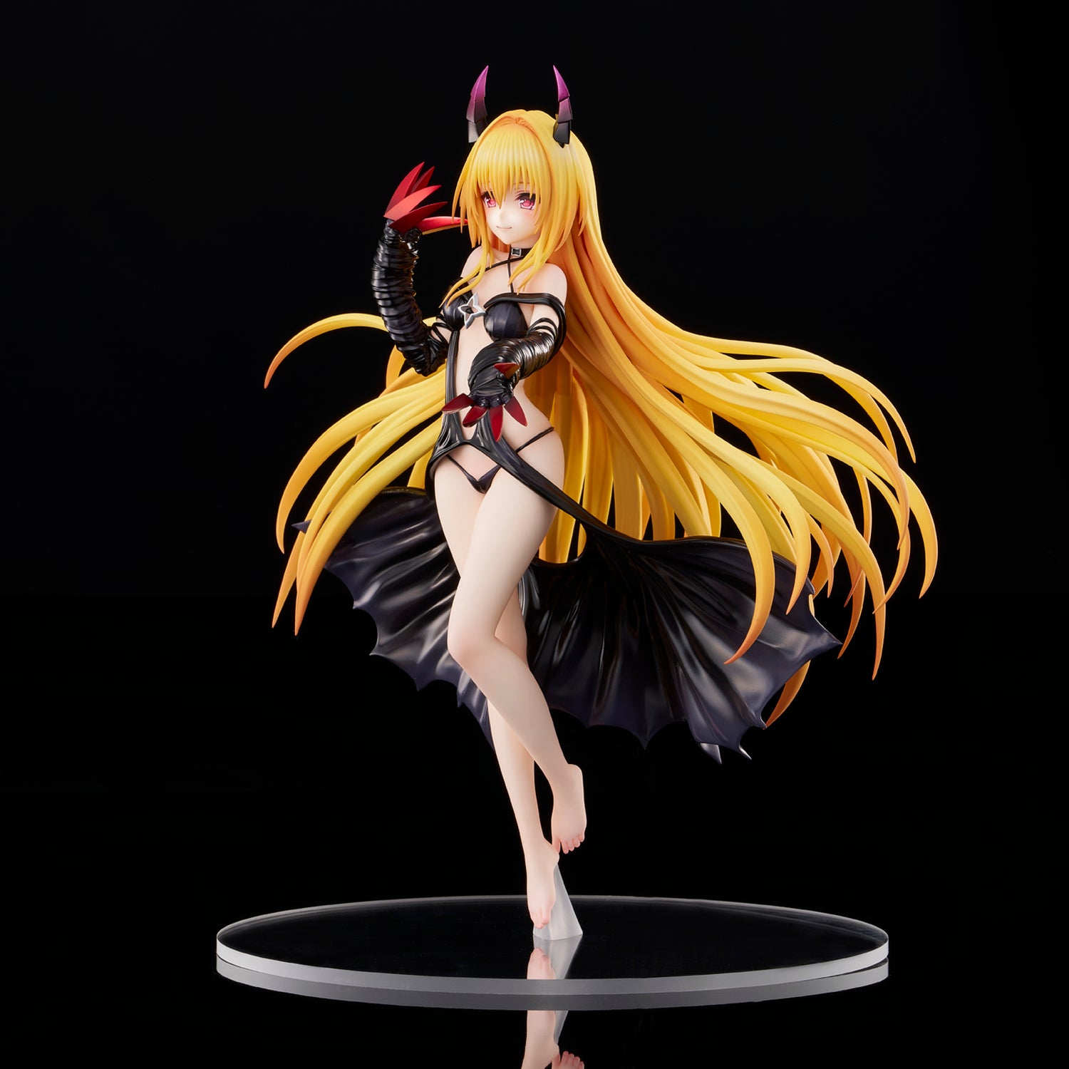 To Love-Ru Darkness - Golden Darkness Darkness Ver. 1/6 collectible scale model made of plastics by Tokyo Figure
