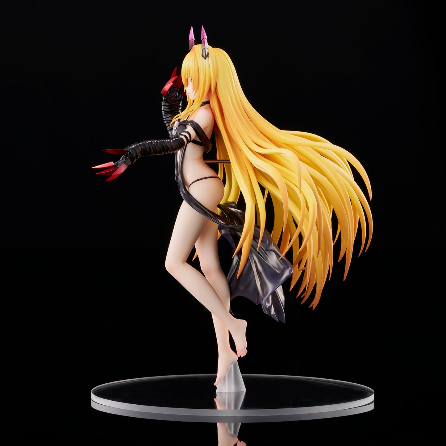 To Love-Ru Darkness - Golden Darkness Darkness Ver. 1/6 collectible scale model made of plastics by Tokyo Figure