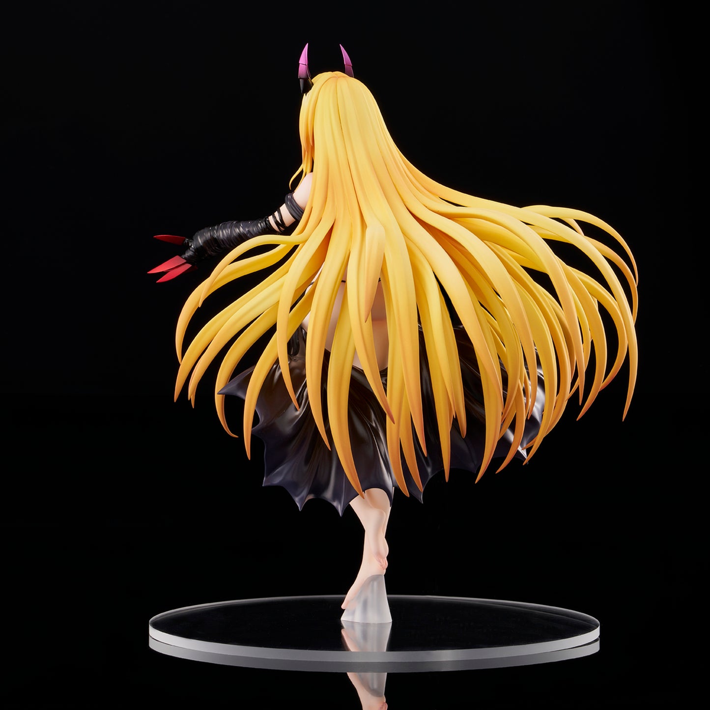 To Love-Ru Darkness - Golden Darkness Darkness Ver. 1/6 collectible scale model made of plastics by Tokyo Figure