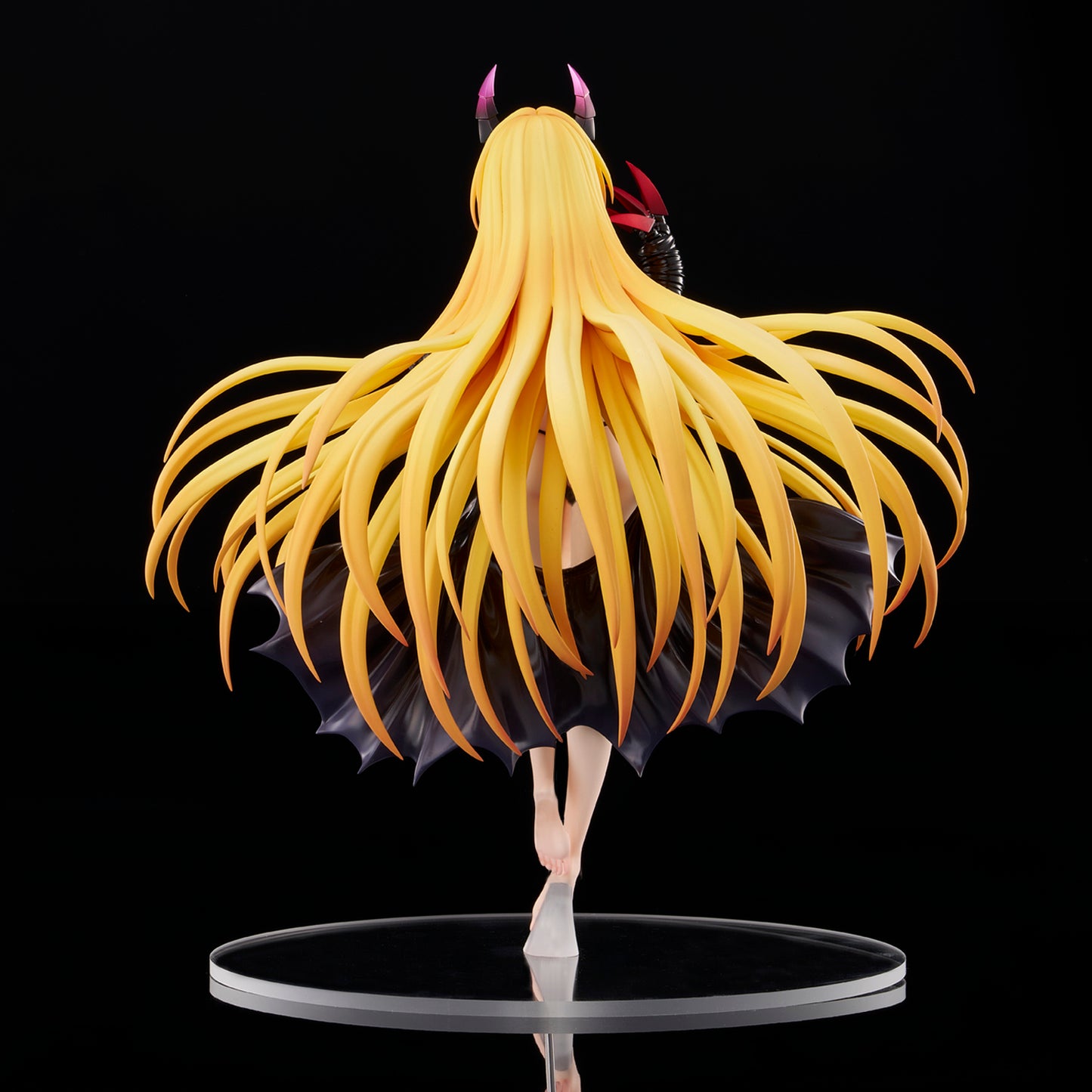 To Love-Ru Darkness - Golden Darkness Darkness Ver. 1/6 collectible scale model made of plastics by Tokyo Figure