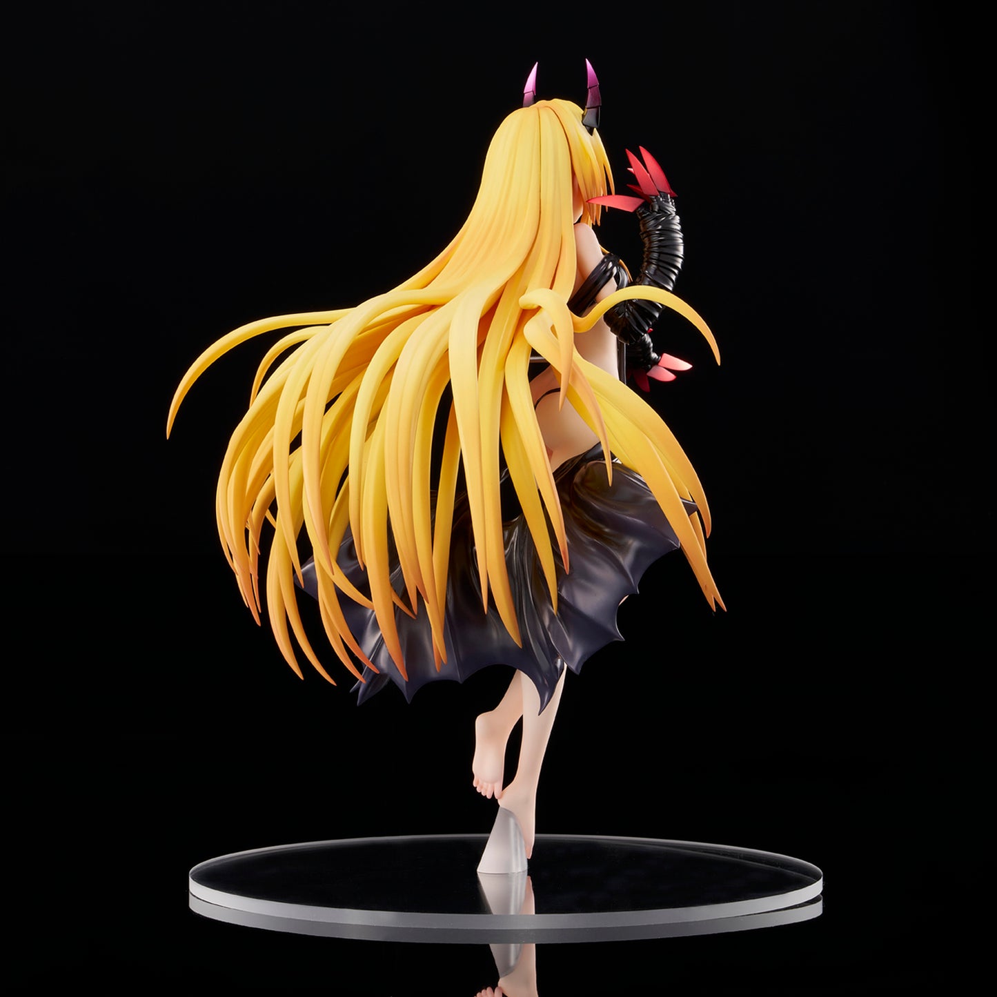 To Love-Ru Darkness - Golden Darkness Darkness Ver. 1/6 collectible scale model made of plastics by Tokyo Figure