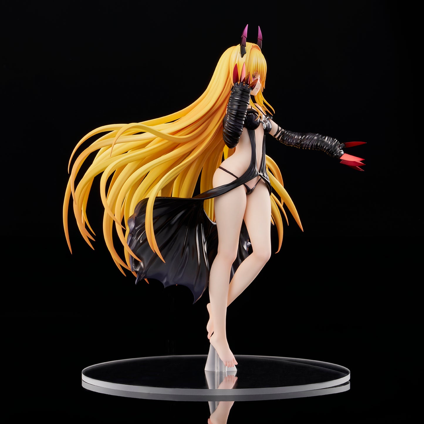 To Love-Ru Darkness - Golden Darkness Darkness Ver. 1/6 collectible scale model made of plastics by Tokyo Figure