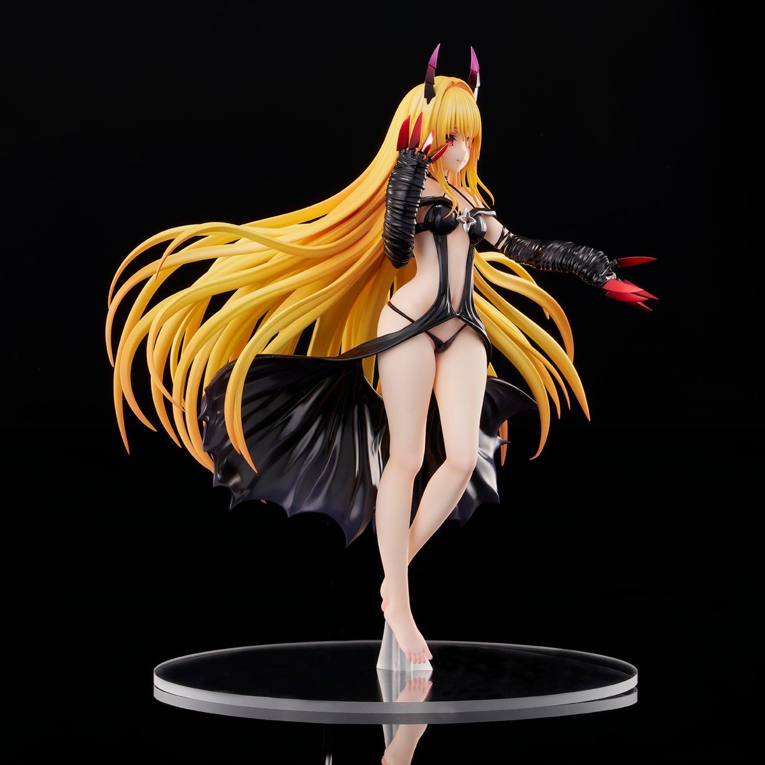 To Love-Ru Darkness - Golden Darkness Darkness Ver. 1/6 collectible scale model made of plastics by Tokyo Figure