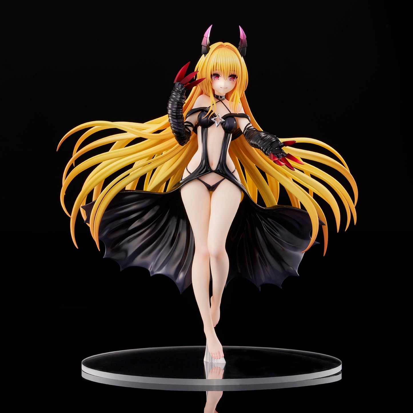 To Love-Ru Darkness - Golden Darkness Darkness Ver. 1/6 collectible scale model made of plastics by Tokyo Figure