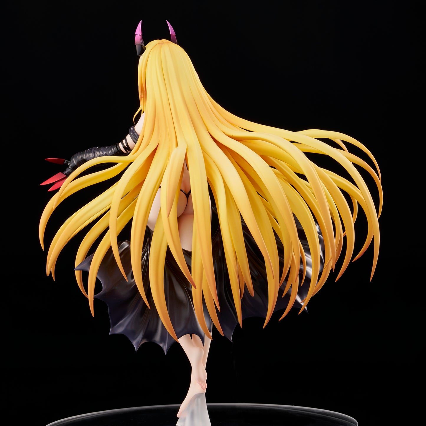 To Love-Ru Darkness - Golden Darkness Darkness Ver. 1/6 collectible scale model made of plastics by Tokyo Figure