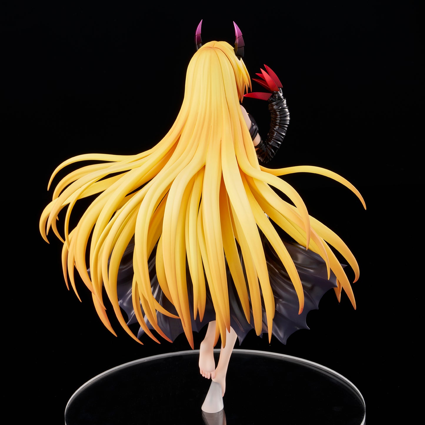 To Love-Ru Darkness - Golden Darkness Darkness Ver. 1/6 collectible scale model made of plastics by Tokyo Figure