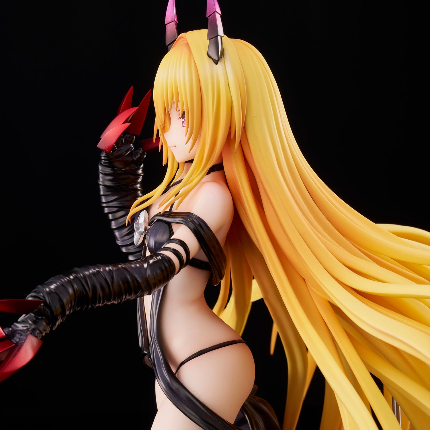To Love-Ru Darkness - Golden Darkness Darkness Ver. 1/6 collectible scale model made of plastics by Tokyo Figure
