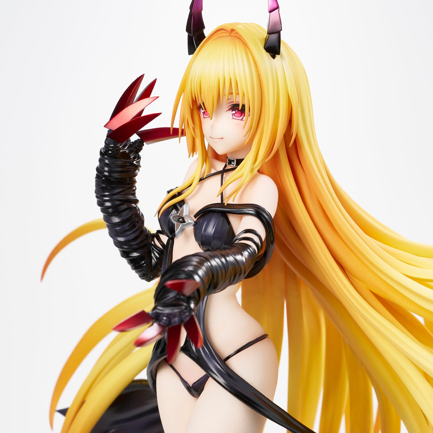 To Love-Ru Darkness - Golden Darkness Darkness Ver. 1/6 collectible scale model made of plastics by Tokyo Figure