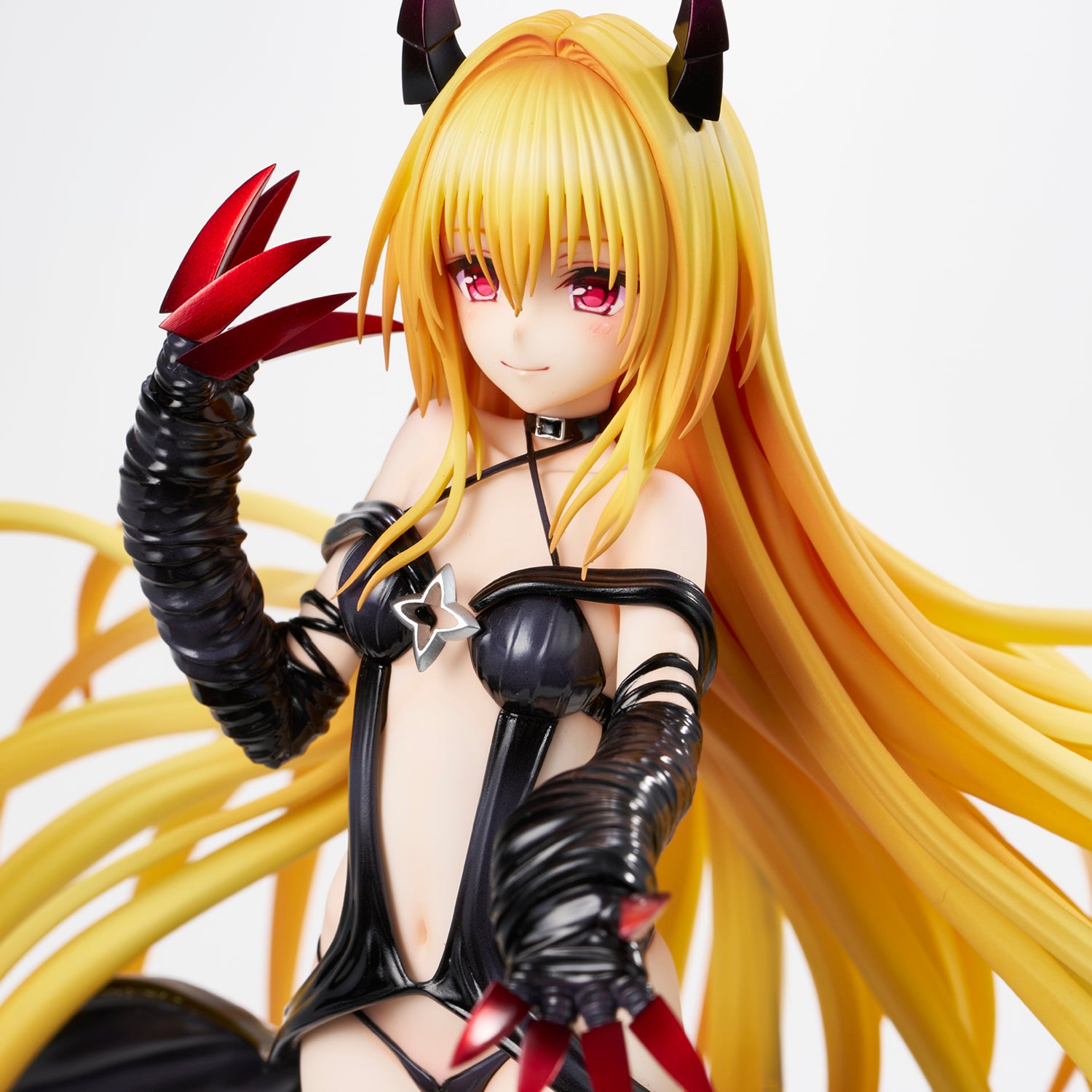 To Love-Ru Darkness - Golden Darkness Darkness Ver. 1/6 collectible scale model made of plastics by Tokyo Figure