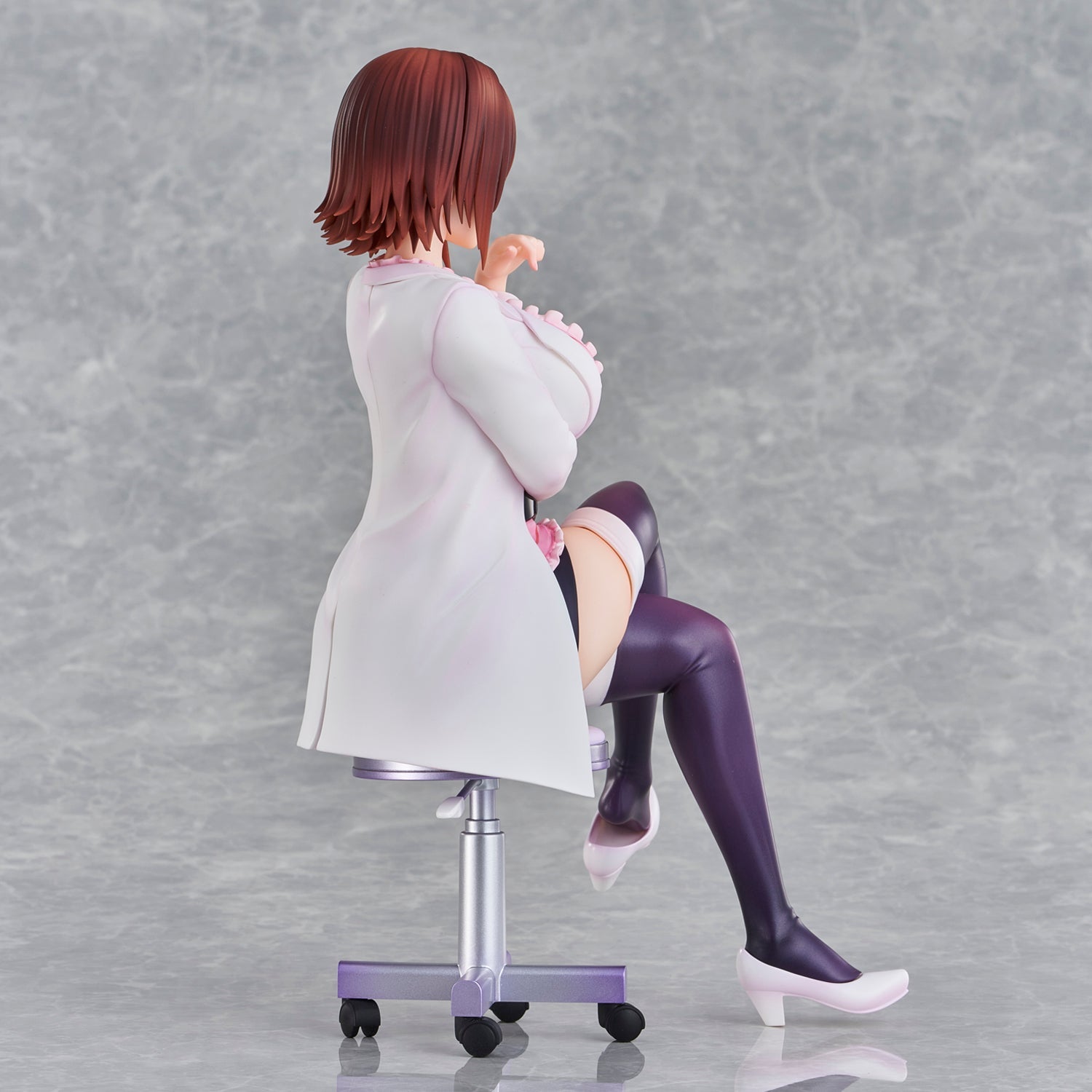 ToLOVE-Ru: Toraburu Darkness] Nurse Series: Ryoko Mikado - Insurance Office Teacher ver. collectible scale model made of plastics by Tokyo Figure