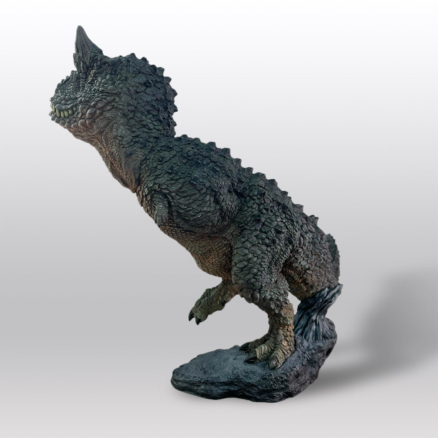 Carnotaurus Schwarz collectible scale model made of plastics by Tokyo Figure