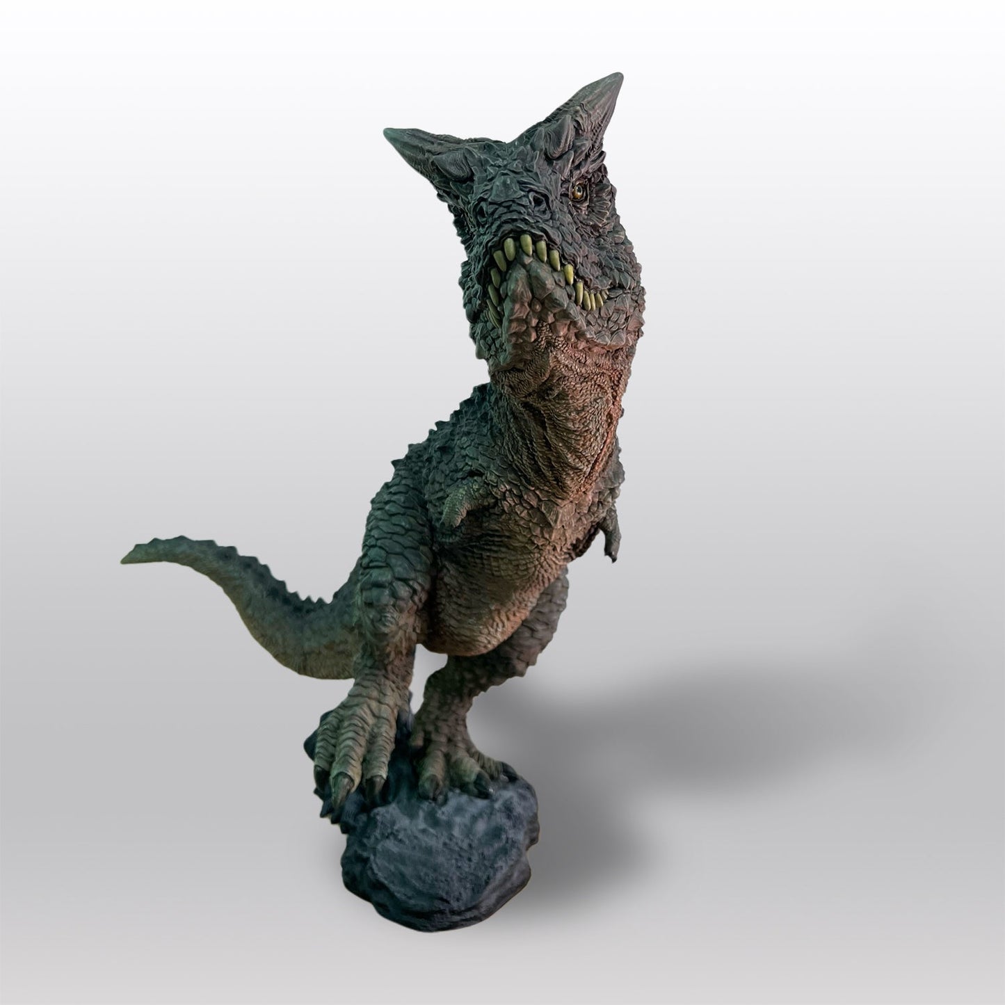 Carnotaurus Schwarz collectible scale model made of plastics by Tokyo Figure