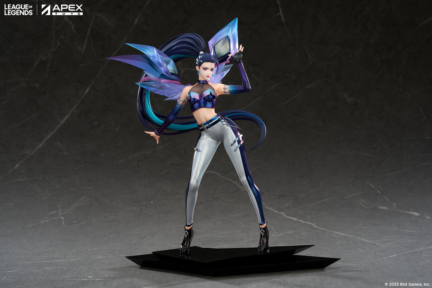 League of Legends  K/DA KAI'SA collectible scale model made of plastics by Tokyo Figure