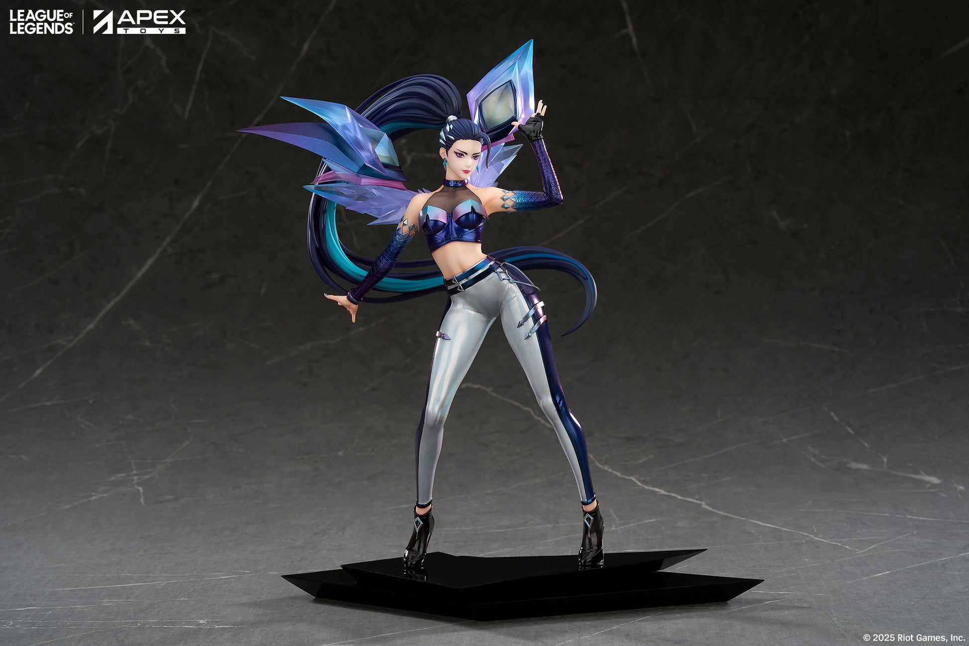 League of Legends  K/DA KAI'SA collectible scale model made of plastics by Tokyo Figure
