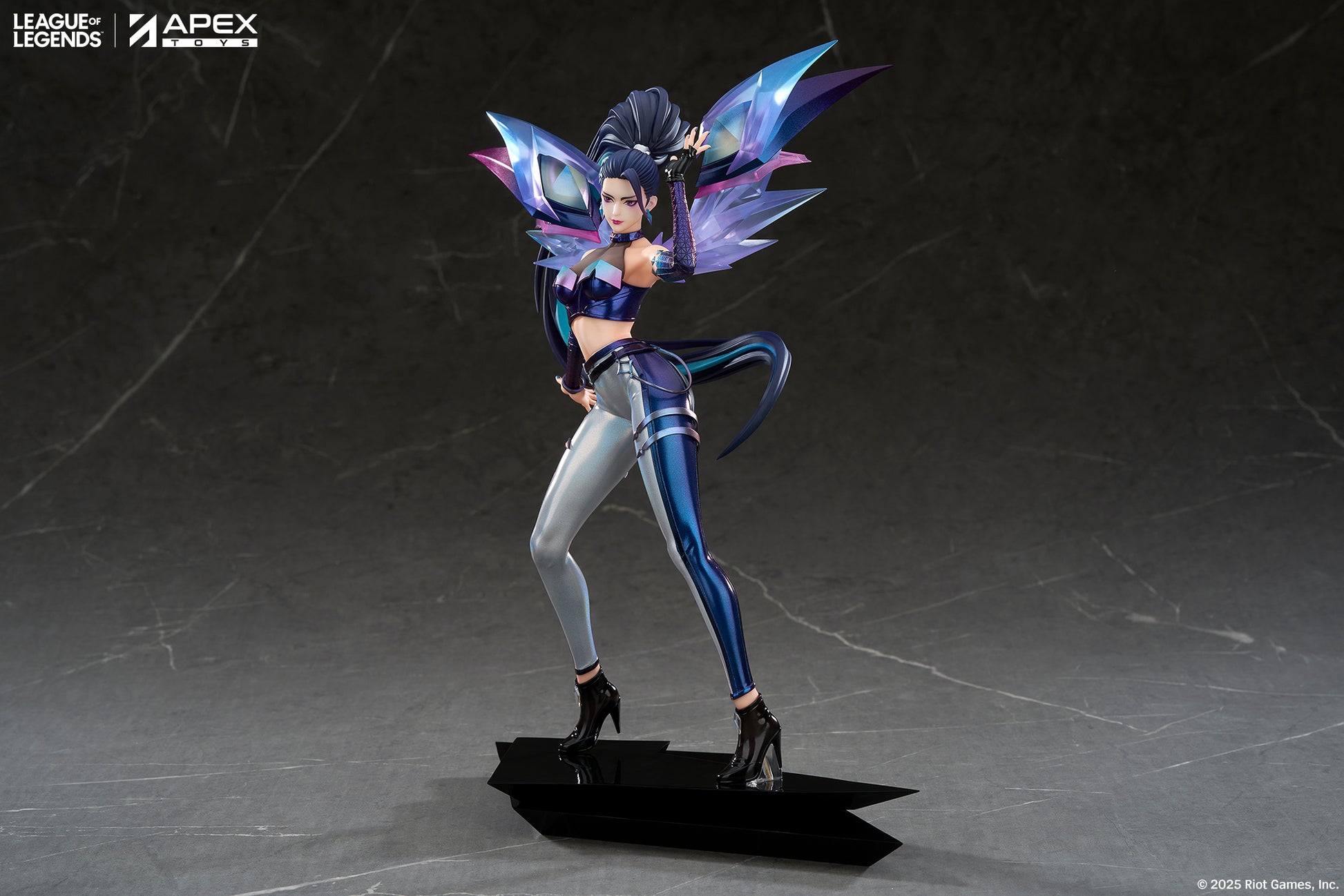 League of Legends  K/DA KAI'SA collectible scale model made of plastics by Tokyo Figure