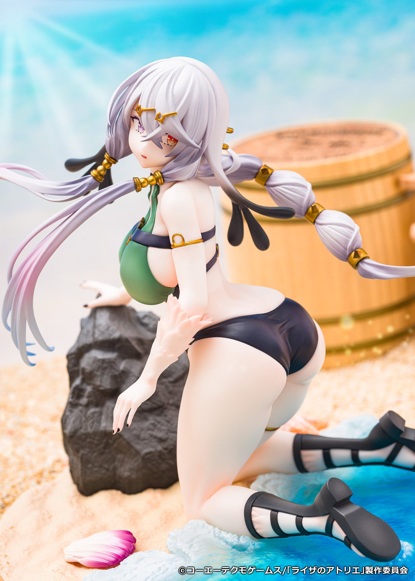 Lila Dzias Swimsuit ver. 1/7 Scale collectible scale model made of plastics by Tokyo Figure