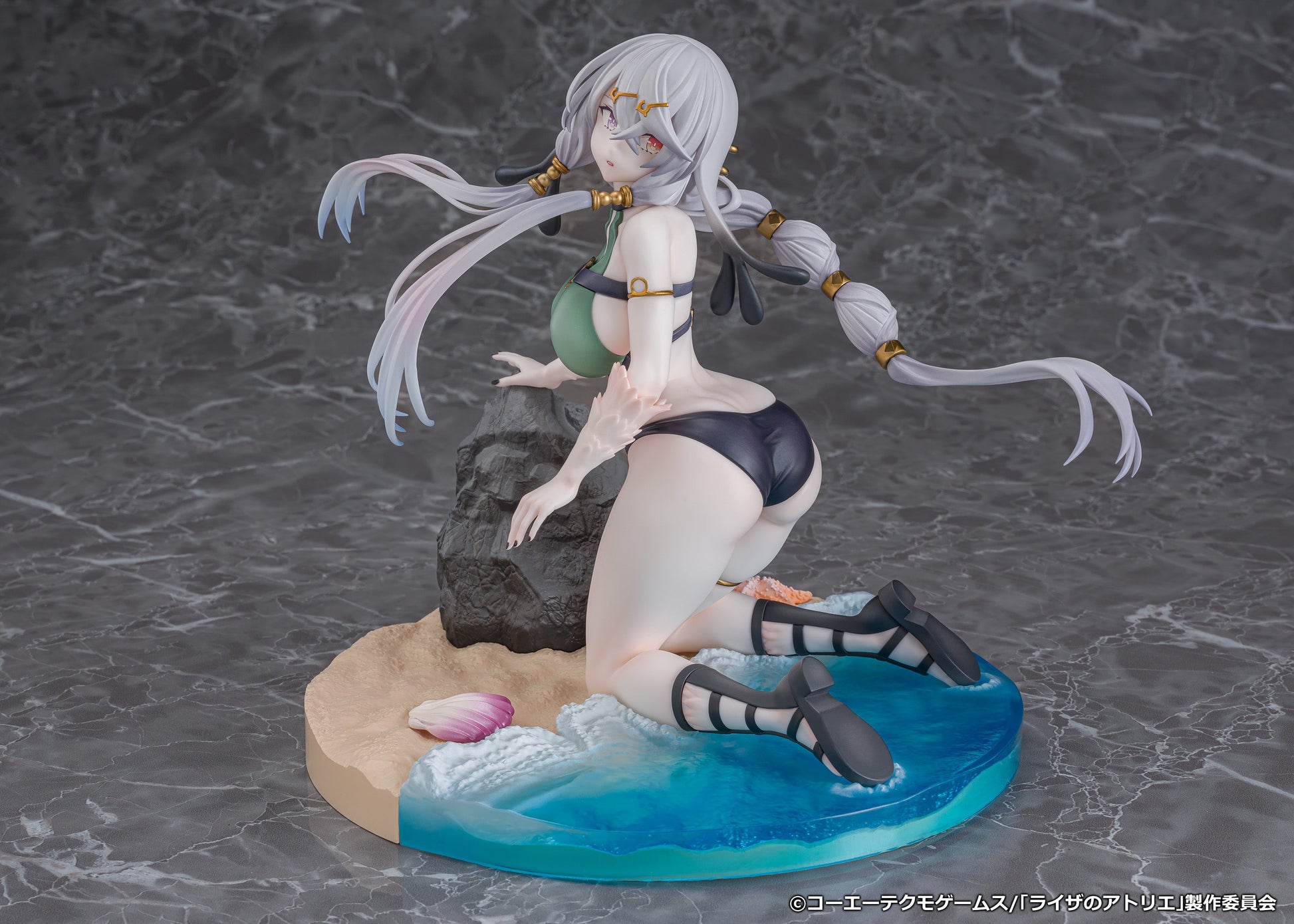 Lila Dzias Swimsuit ver. 1/7 Scale collectible scale model made of plastics by Tokyo Figure