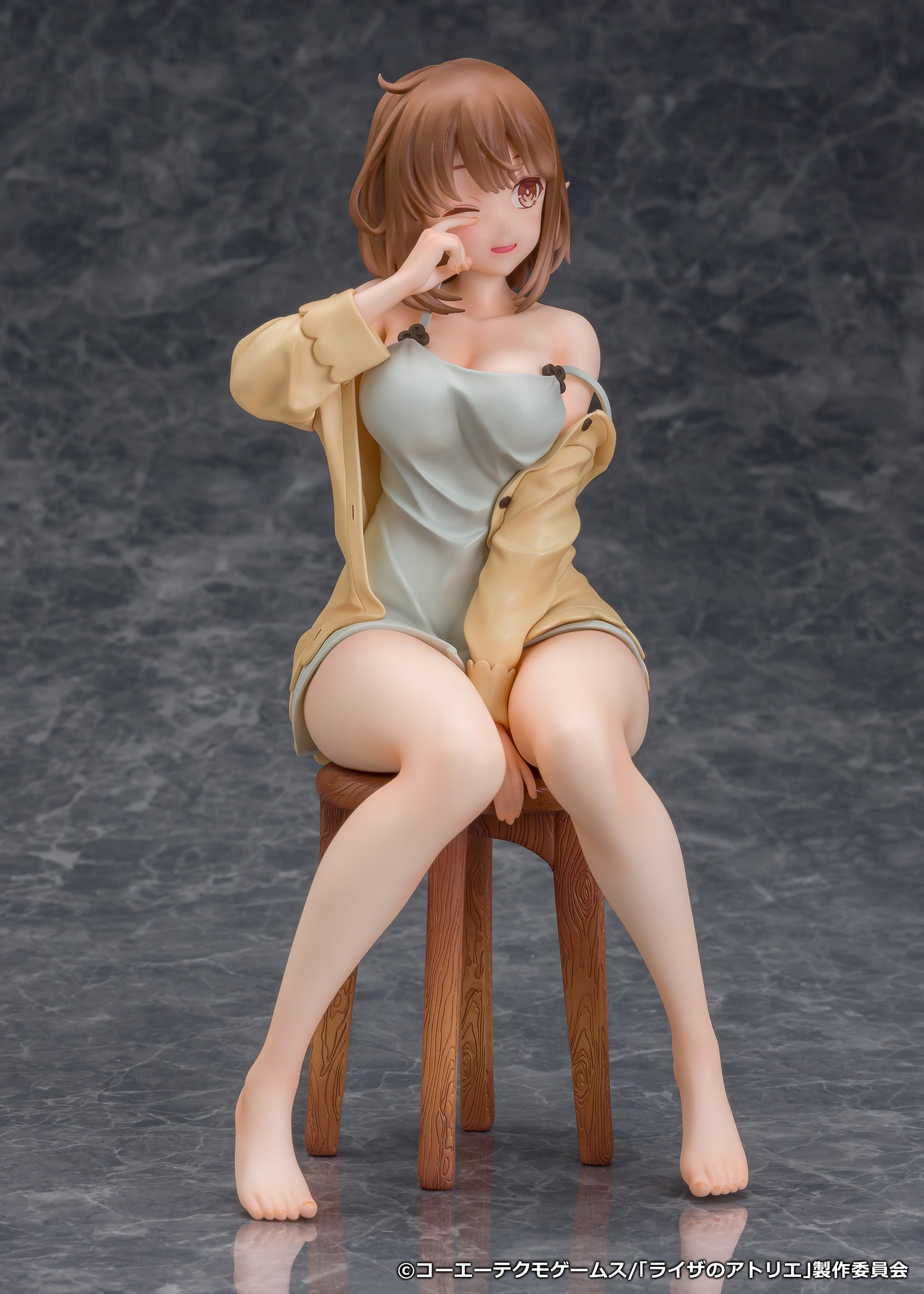 Reisalin Stout Nightclothes Version 1/7 Scale collectible scale model made of plastics by Tokyo Figure
