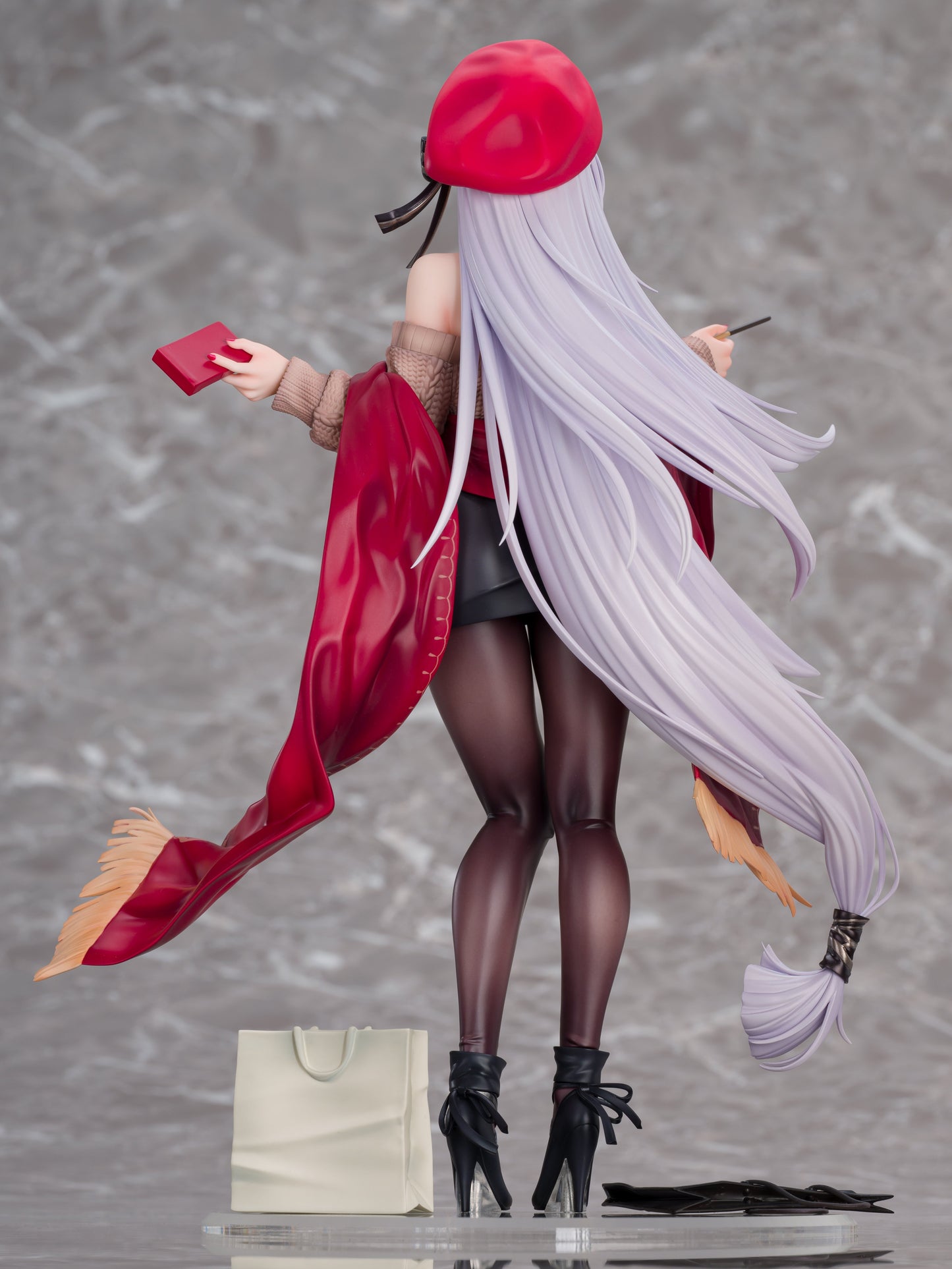 Azur Lane Belfast - Shopping with the Maid-in-Chief Ver. collectible scale model made of plastics by Tokyo Figure