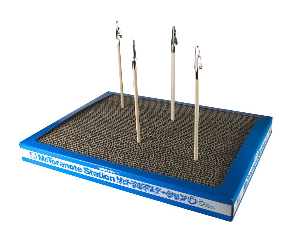 GT110 Mr. Almighty Clip Base Large Painting Stand, Stand by Mr. Hobby made of Corrugated Cardboard