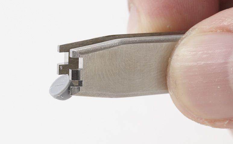 GT93 Mr. Tweezers Parts Holder Tweezer by Mr. Hobby made of Metal Metal